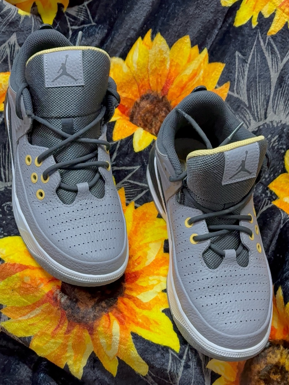 Jordan Kids' Gray Low-Top Sneakers with Yellow Accents